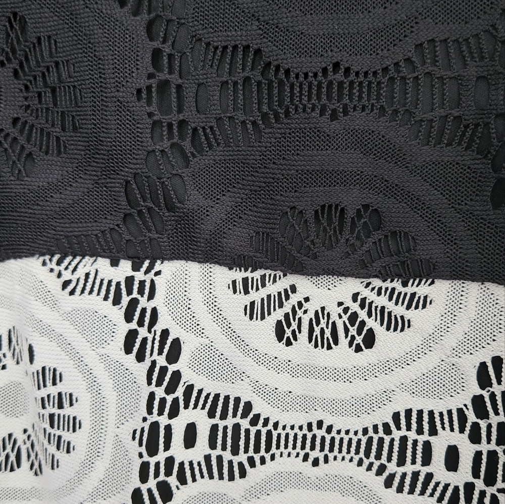 London Times blocked lace shift dress - Picture 4 of 9